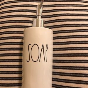 Rae Dunn soap dispenser